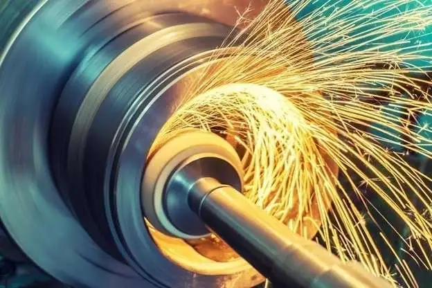 التصنيع باستخدام الحاسب الآلي للمواد الصلبة