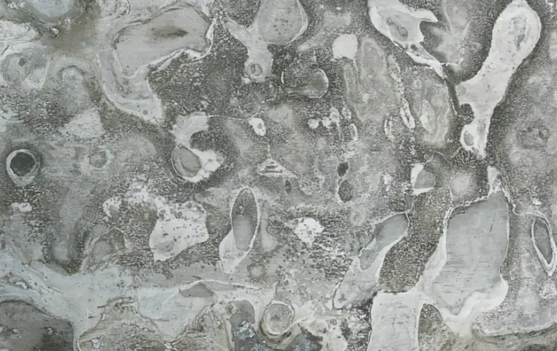 Close up image of aluminum oxide layer, which enhances corrosion resistance