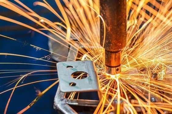 Heating arcs in spot welding