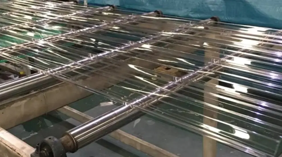 Clear polycarbonate sheets on an extrusion process line