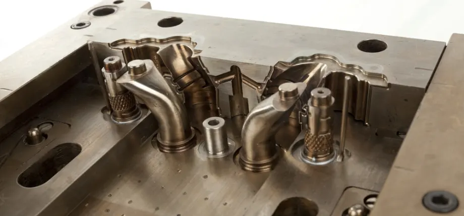 Metal injection mold with core